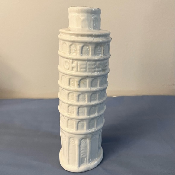 Vintage Ceramic Replica of Leaning Tower of Pisa Grated Cheese Shaker - Picture 1 of 5